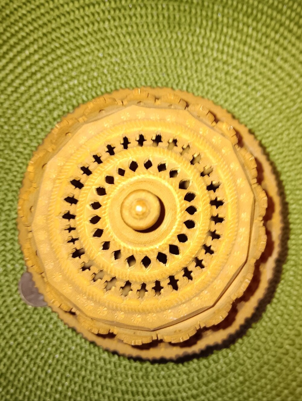 German Hand-Carved Pierced Wood Filigree Lidded Trinket Jar, VTG c. 1970s, - Picture 6 of 8